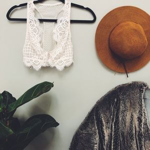 VICTORIA’S SECRET - WHITE BRALLETTE